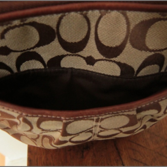 2000's Coach Signature Canvas Shoulder Bag - Picture 3 of 5